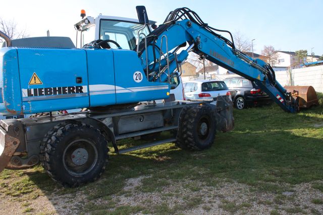 Liebherr 904 C Litronic  5669 H 105Kw Klima