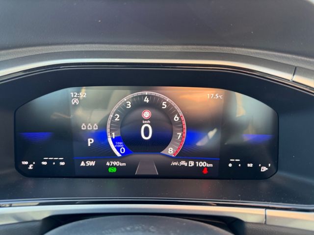 Fahrzeugabbildung Volkswagen T-Roc Life DSG KLIMA LED NAVI ALU