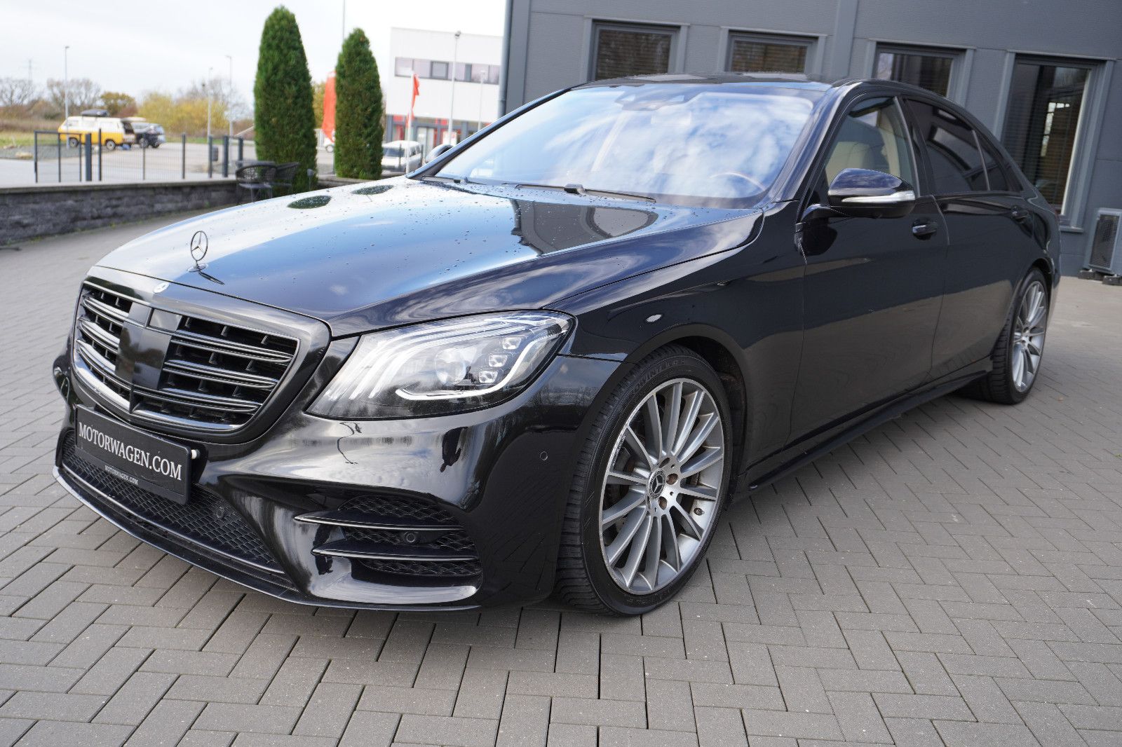 Fahrzeugabbildung Mercedes-Benz S 560 4Matic L