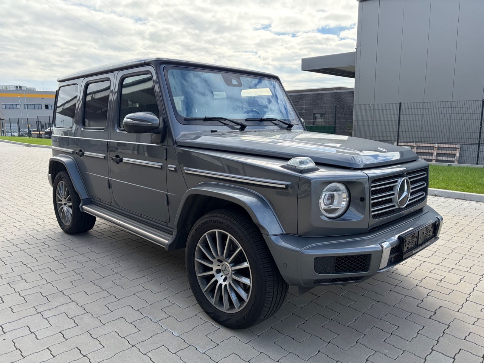 2023 Mercedes Benz G 400