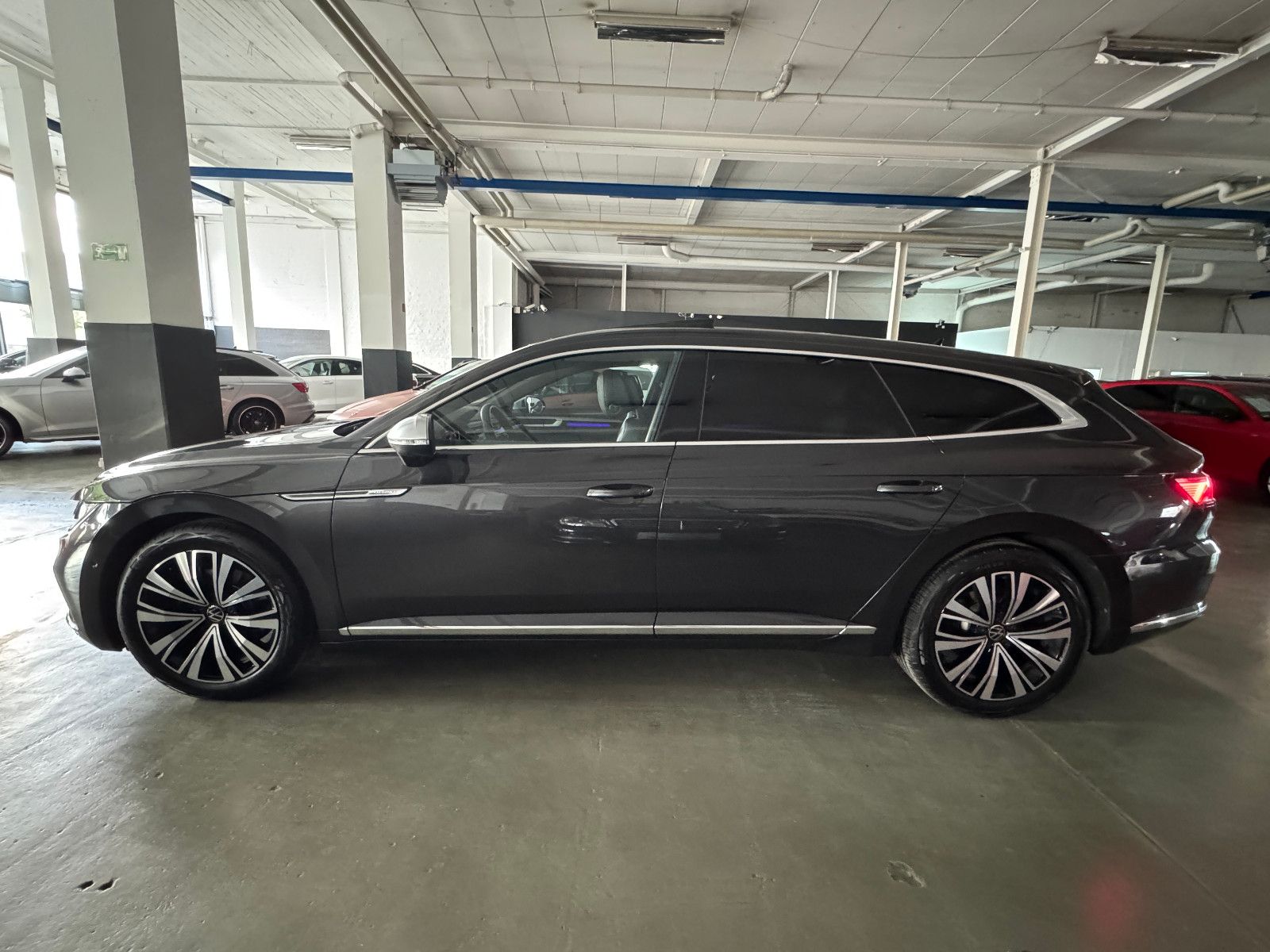 Fahrzeugabbildung Volkswagen ARTEON SB DSG ELEGANCE PANO IQ-LIGHT VW GARANTIE