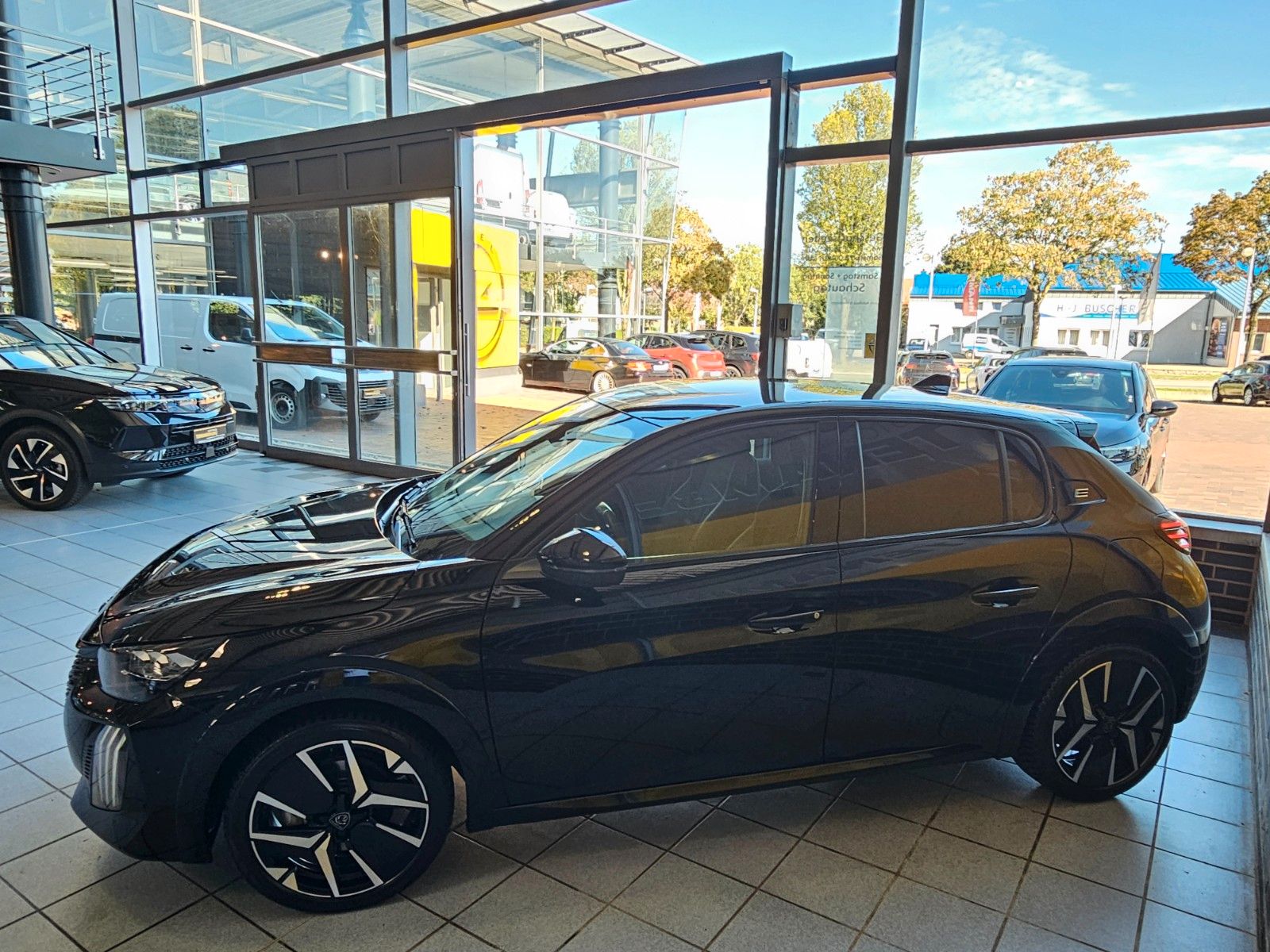 Peugeot 208 e- GT Alcantara 360°Kamera Navi Full-LED ACC imagem 3