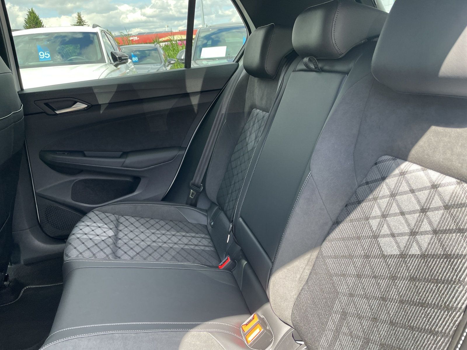 Golf R-Line eTSi DSG Navi LED Kamera ACC