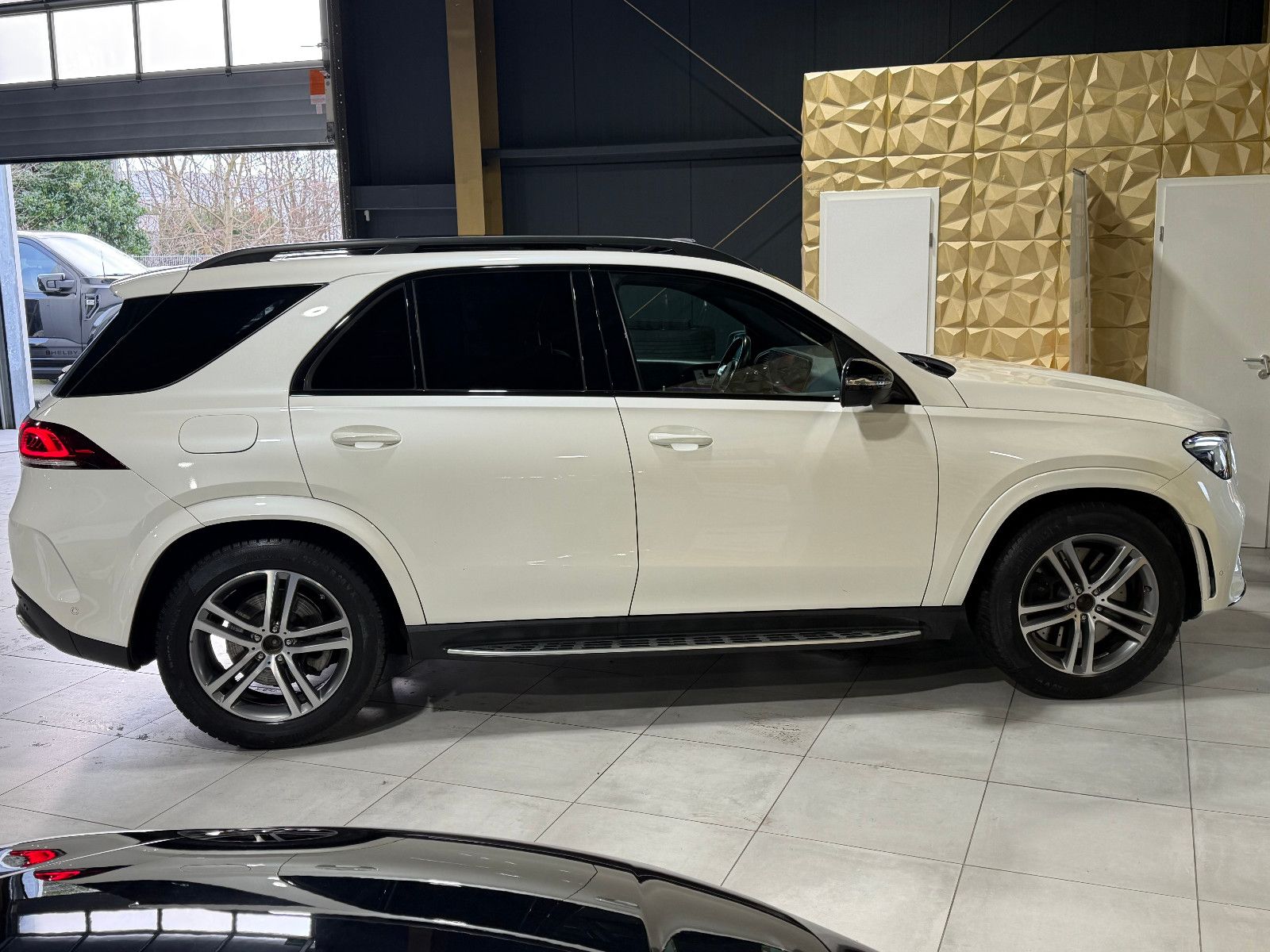 Fahrzeugabbildung Mercedes-Benz GLE 450 /AMG/PANO/BURMESTER/360°/AMBIENTE