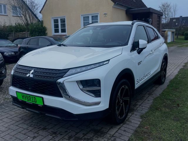 Mitsubishi Eclipse Cross Basis Hybrid 4WD  HU NEU  1.HAND