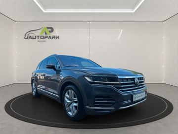 Volkswagen Touareg - 1