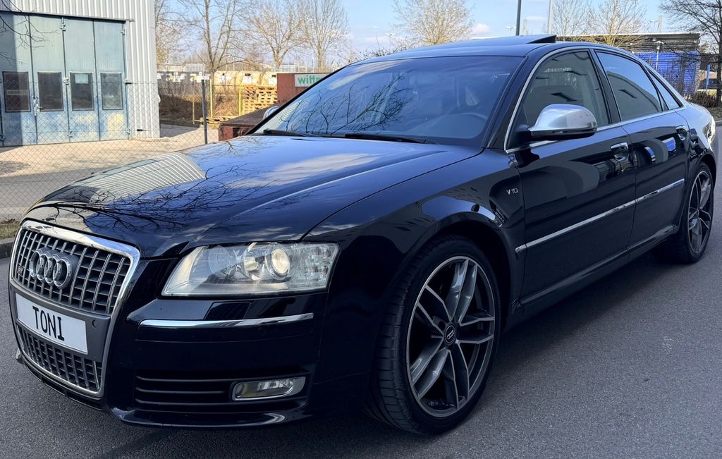 Audi S8