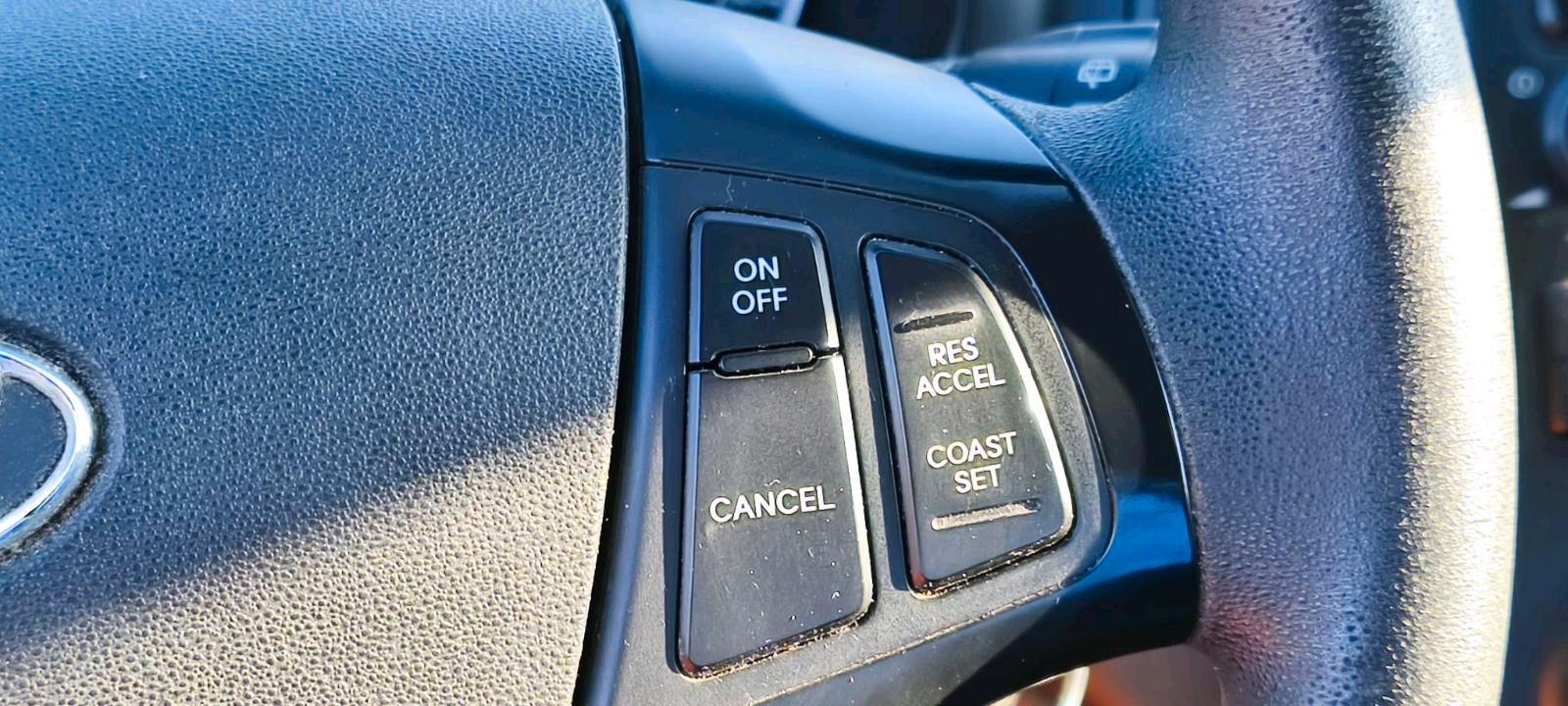 Hyundai i30 2011 — photo 12