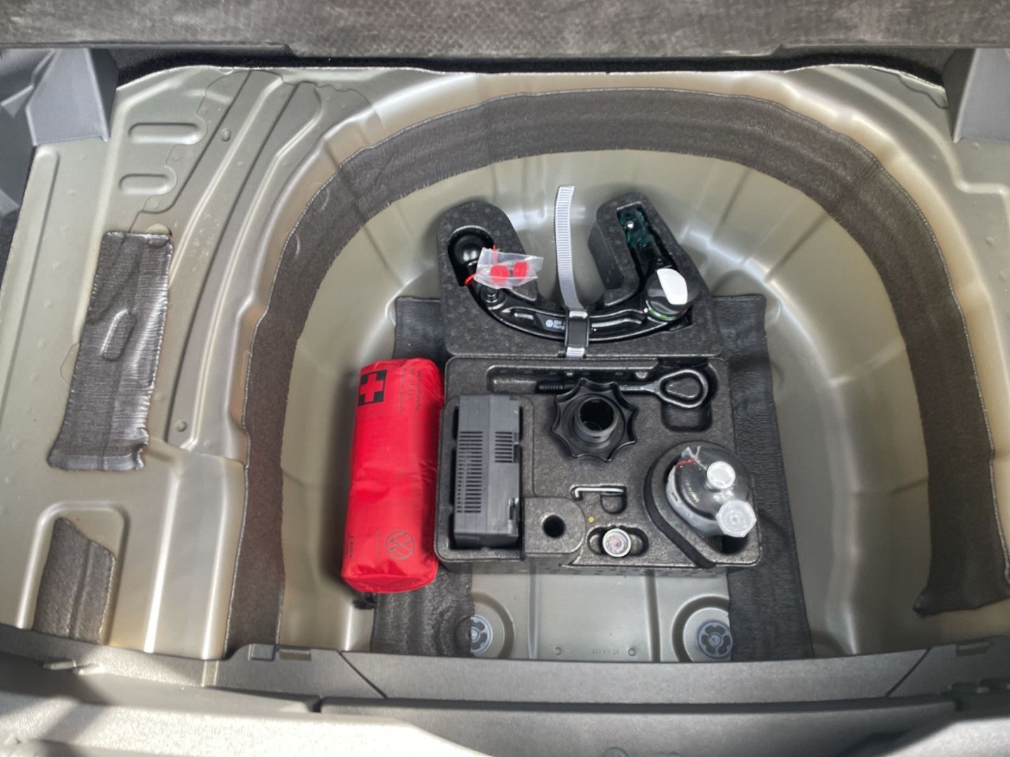 T-Cross 1.5 TSI DSG R-Line AHK/Kamera/Navi/App-C