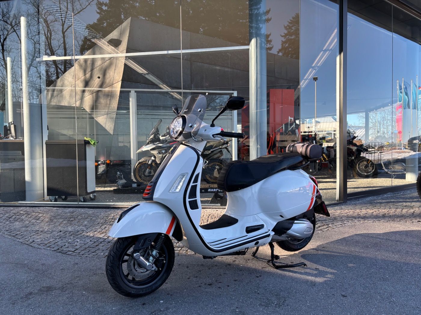 Fahrzeugabbildung Vespa GTS 300 Super Sport Arrow Auspuff