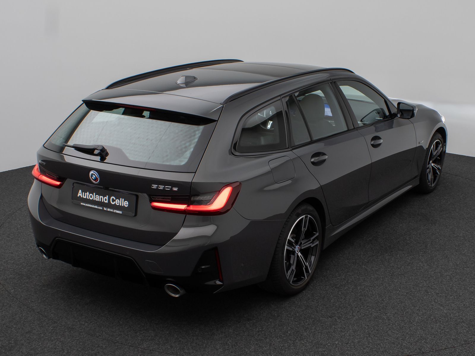 Fahrzeugabbildung BMW 330e xD M Sport Kamera DAB HiFi Komfort Panorama