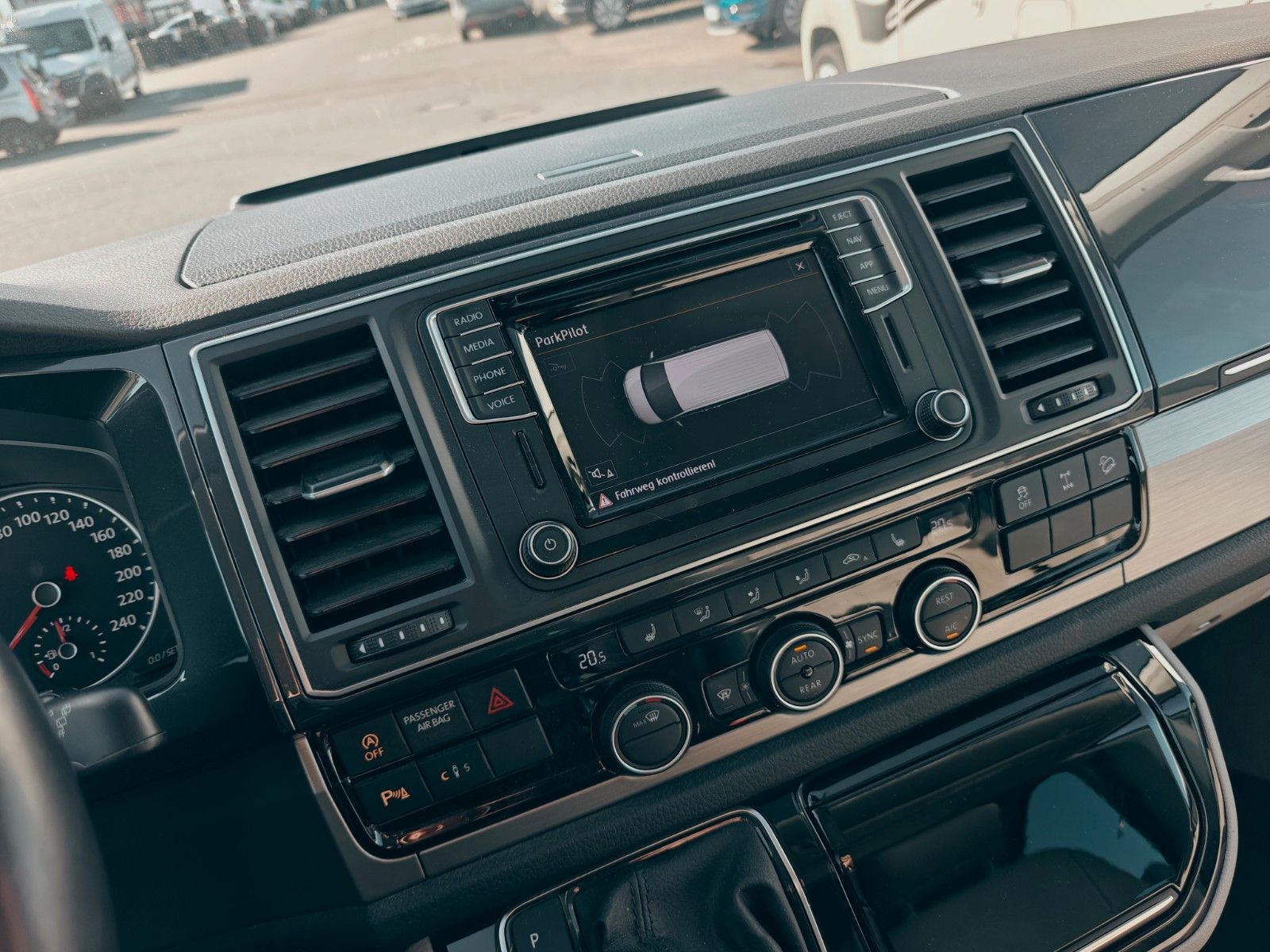 Fahrzeugabbildung Volkswagen CALIFORNIA OCEAN 4MOTION - TRAUMWAGEN!