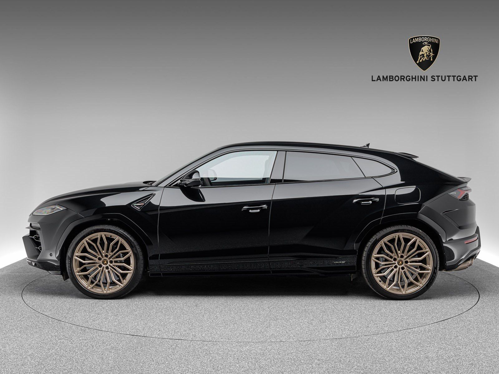 Lamborghini Urus SE Akrapovic Full Black 51gkm foto 3