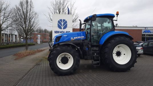 New Holland T7.220 AC mit Trimble Lenksystem RTK