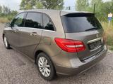 Mercedes-Benz B 180 (BlueEFFICIENCY) 7G-DCT + Autom.+AHK - Mercedes-Benz B 180: Blueefficiency
