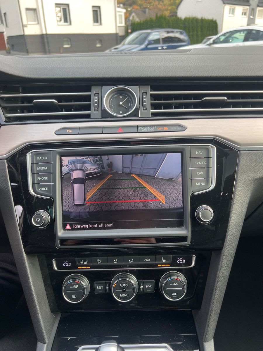 Fahrzeugabbildung Volkswagen Passat Variant Highline *DIGITALTACHO*CARPPLAY*