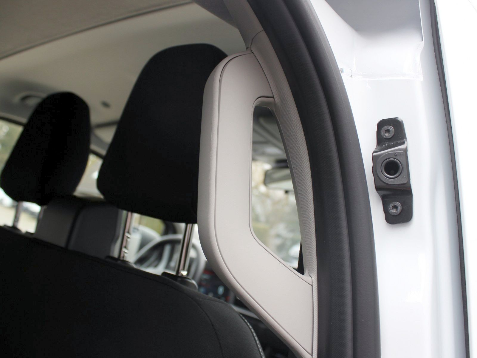 Fahrzeugabbildung Ford Transit Custom 320 L2 Trend Doppelkabine FWD