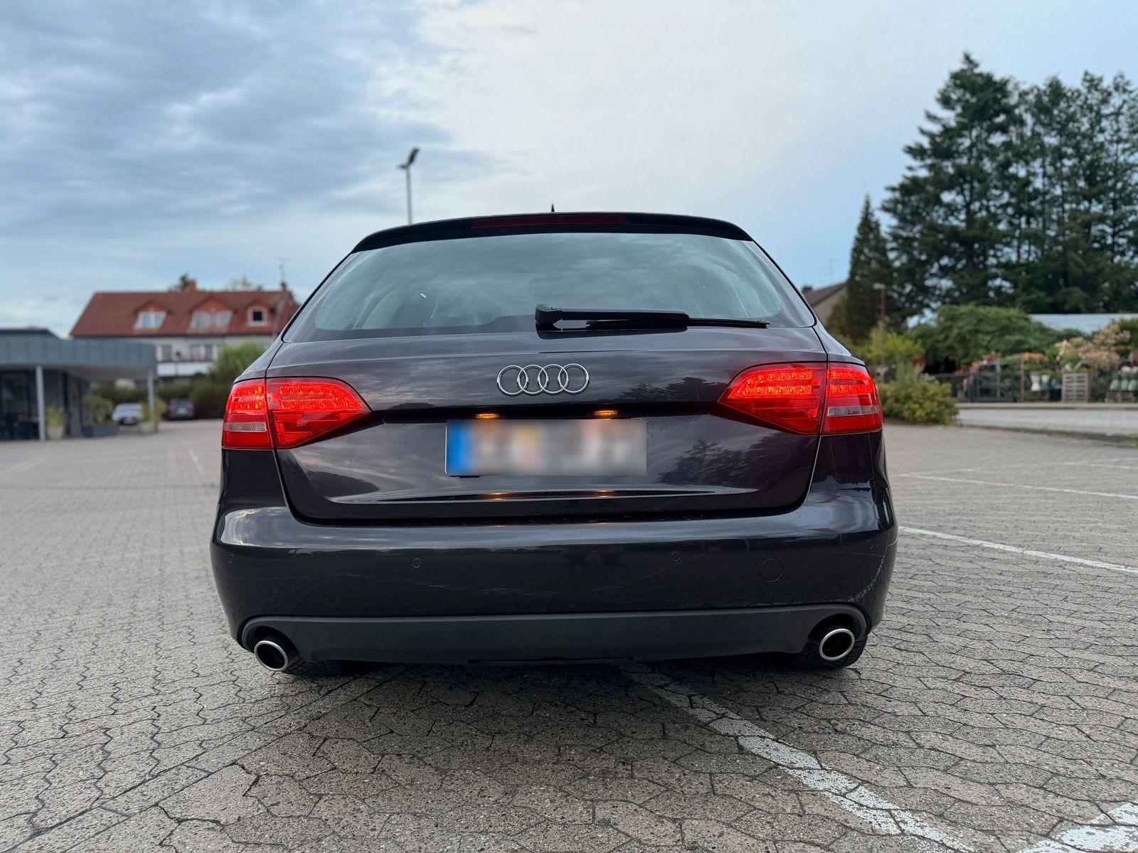 Audi A4 2011 — photo 5
