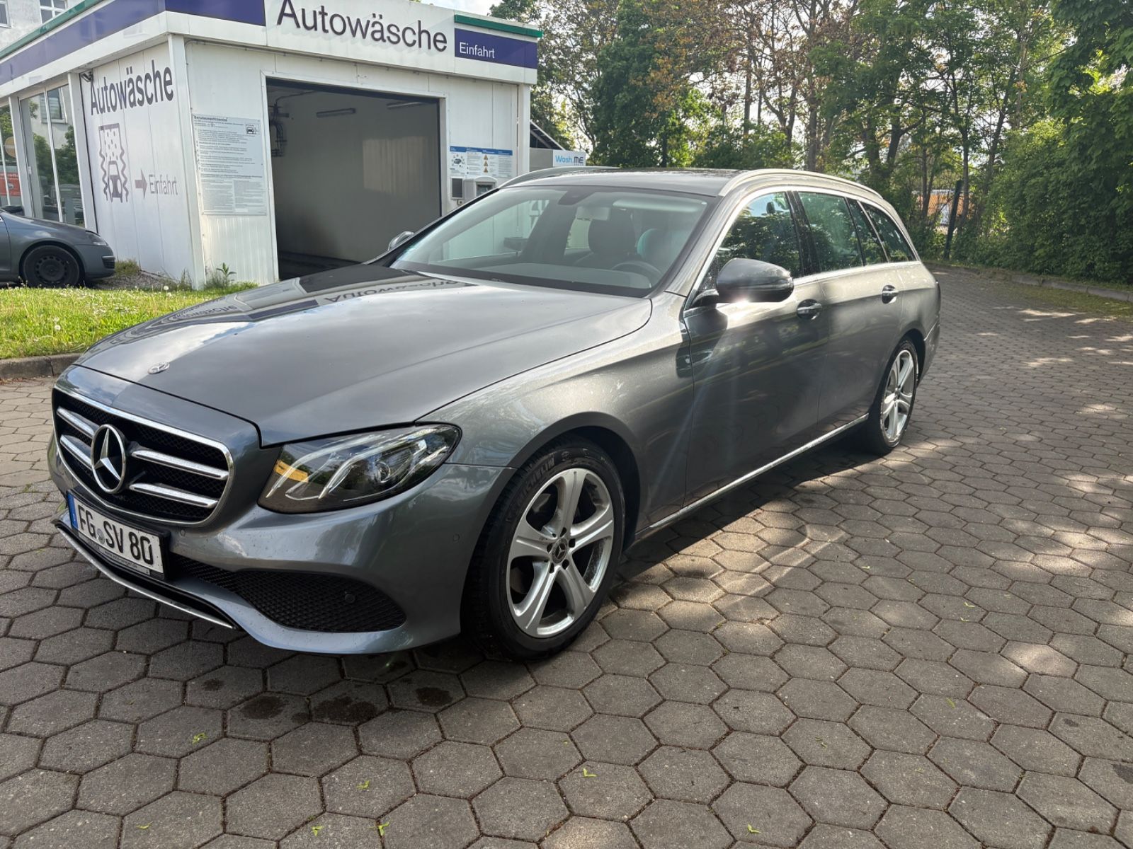 MERCEDES-BENZ E 220 d T Autom. -