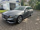 Mercedes-Benz E 220 d T Autom. -