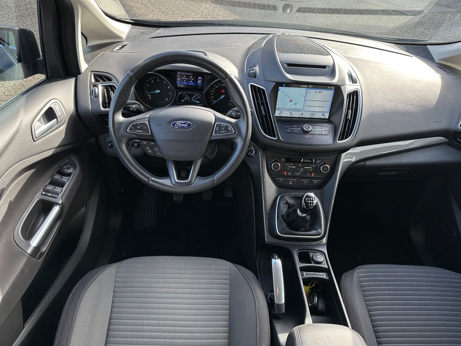 Fahrzeugabbildung Ford C-Max 1.0 EB Titanium Navi/SHZG/ParkPilot/GJR