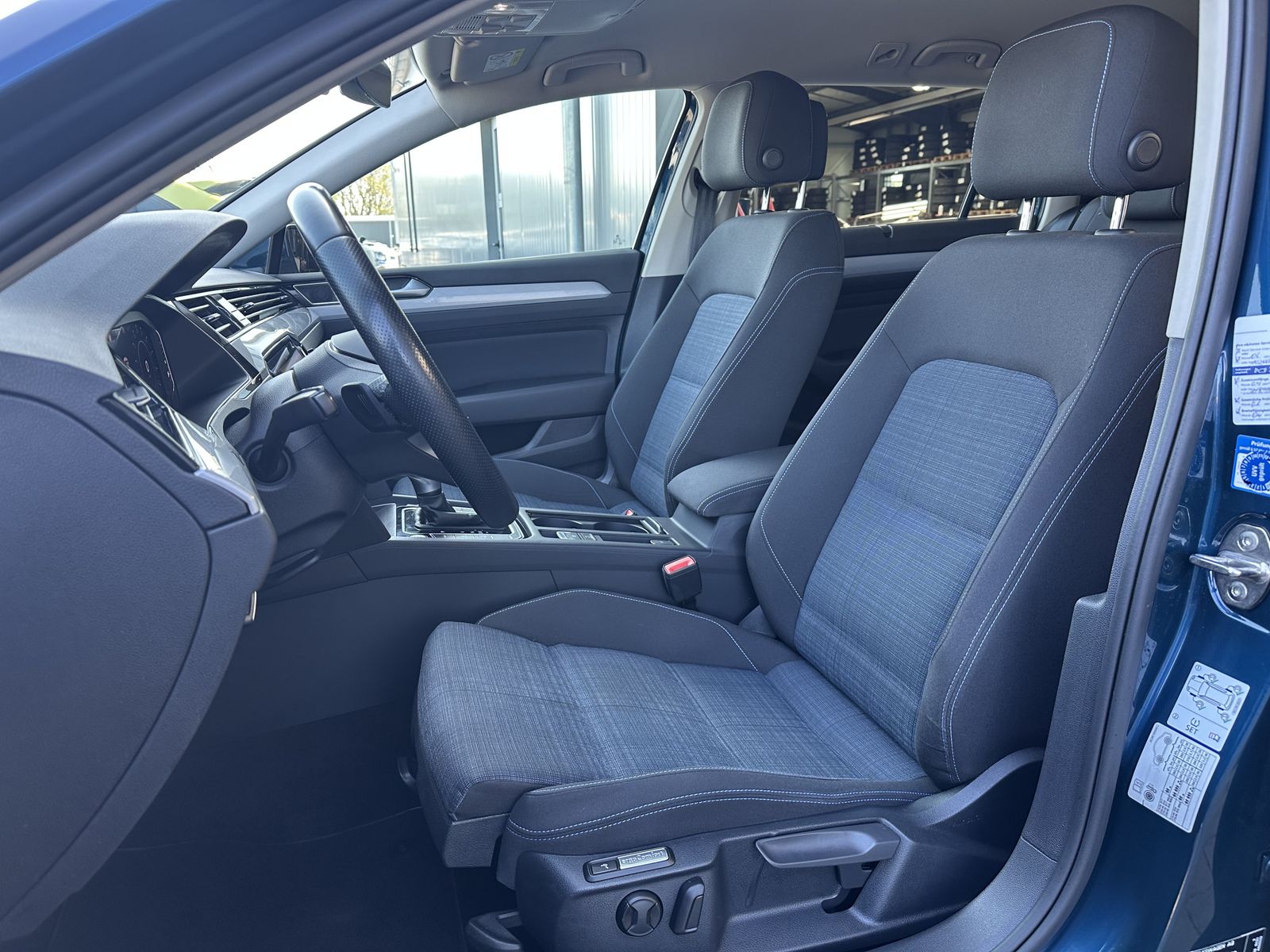 Fahrzeugabbildung Volkswagen Passat Variant GTE NAV+LED+KAM+AHK+VCOCKPIT+17ZO
