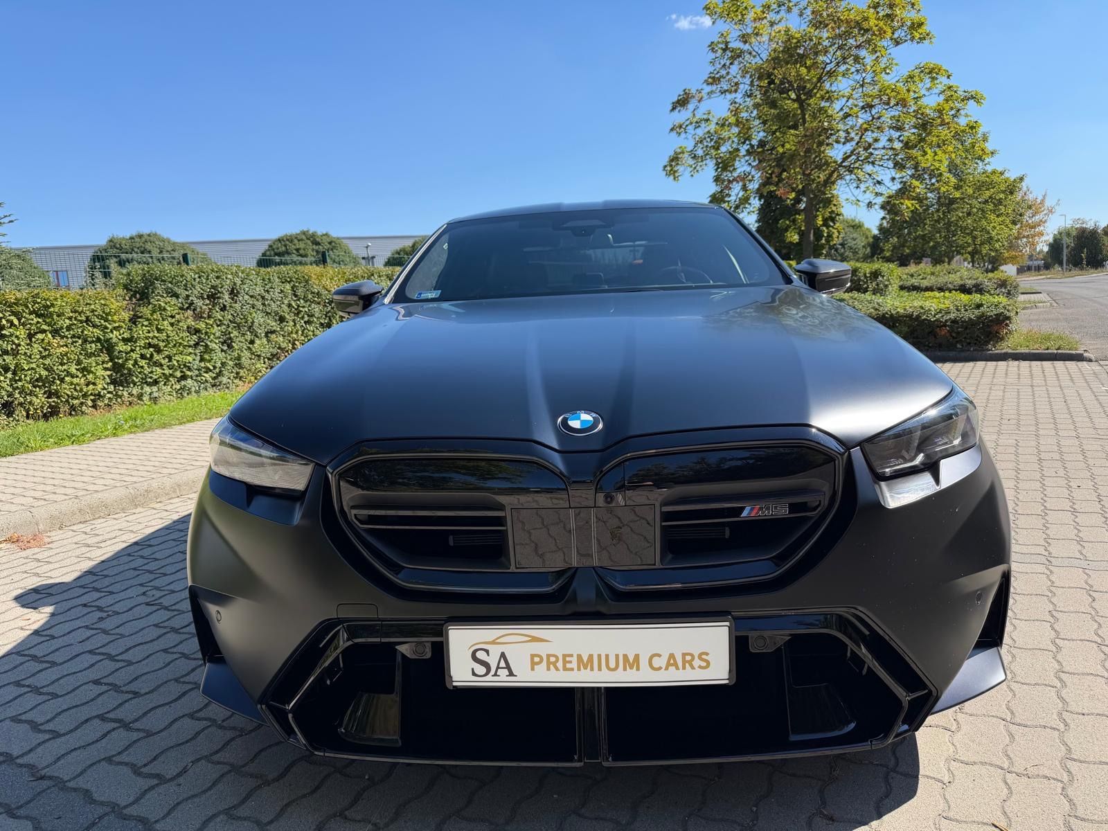 BMW M5 Lim CARBON EXT MATTSCHWARZ 360 DR.ASS.PROFF imagem 2