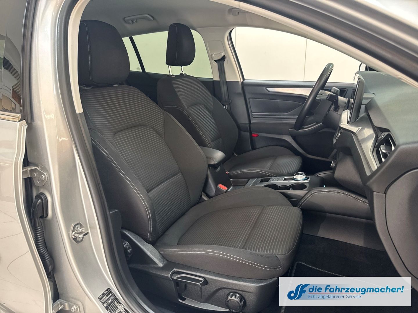Fahrzeugabbildung Ford Focus Turnier Titanium X Sportpaket AHK-abnehmba