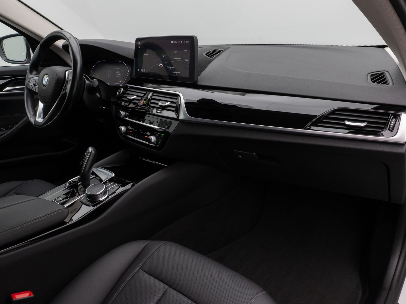 Fahrzeugabbildung BMW 520d Kamera DAB Leder Alarm Parkassistenzsystem