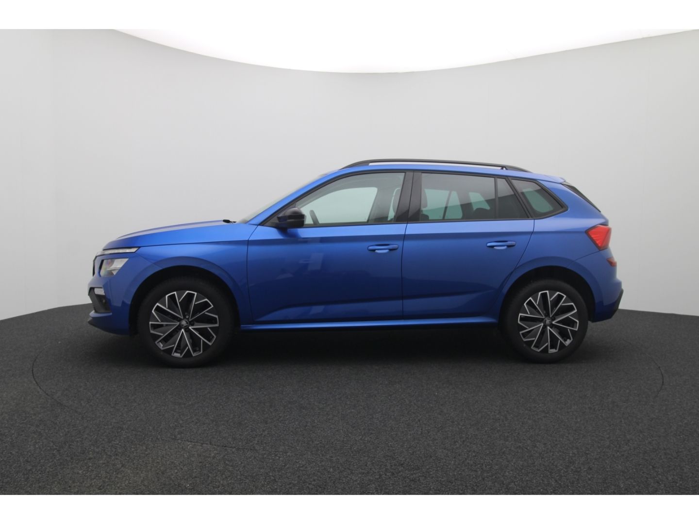 Fahrzeugabbildung SKODA Kamiq 1.0 Selection Kamera SHZ Einparkhilfe vorn