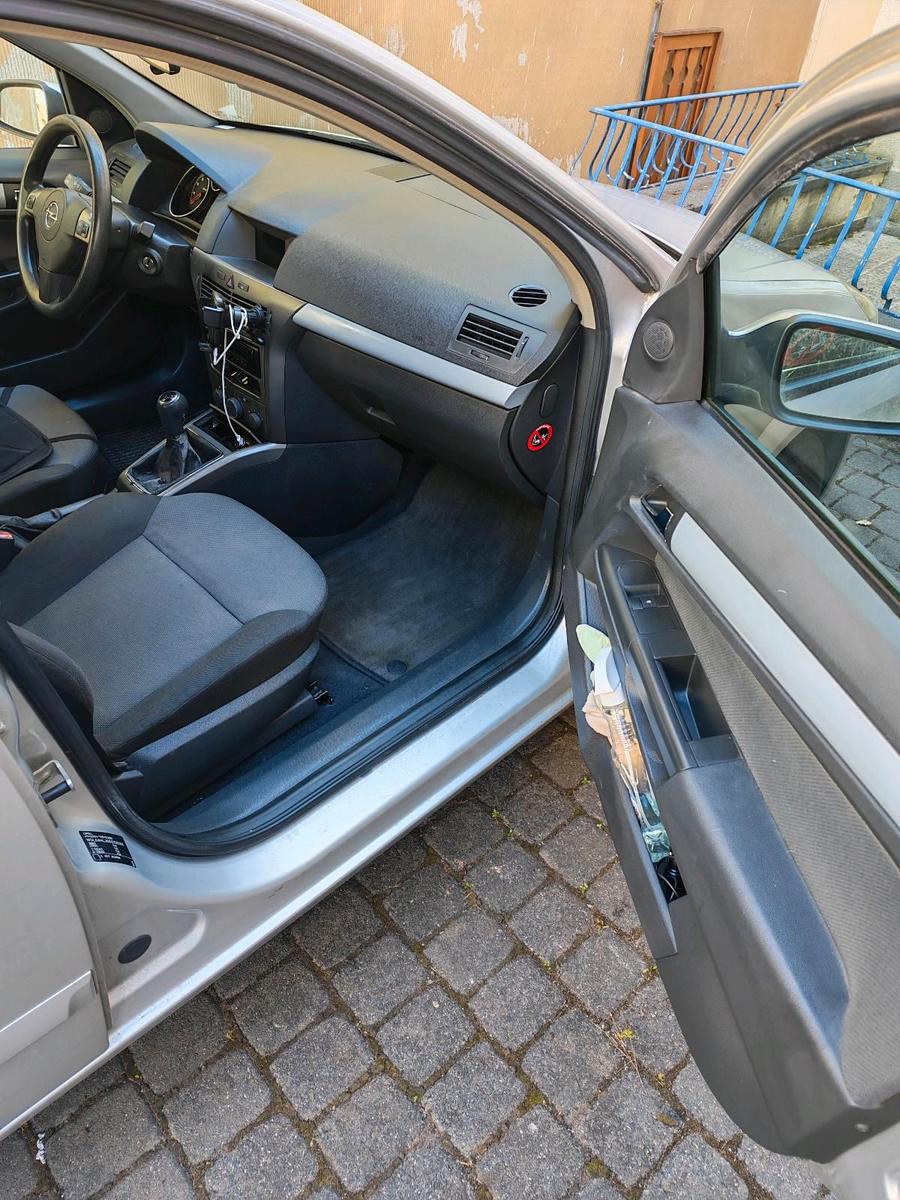 Opel Astra 2005 — photo 14