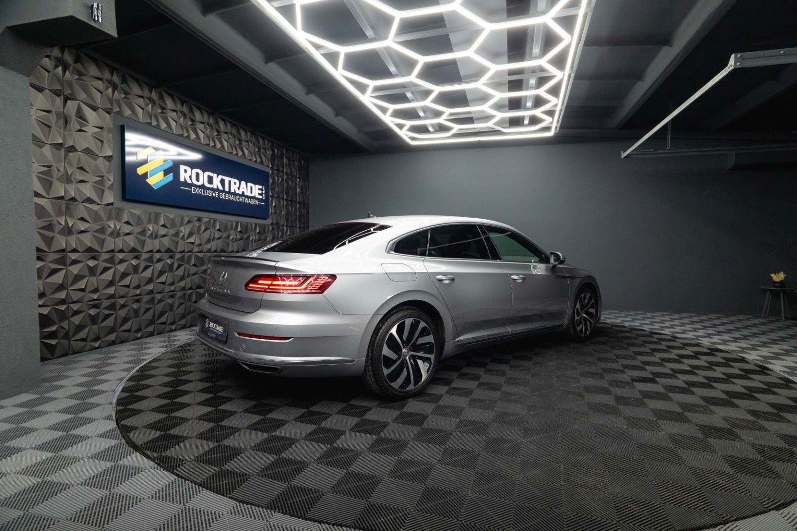Fahrzeugabbildung Volkswagen Arteon R-Line+ | ACC | Massage | LED | 19 Zoll