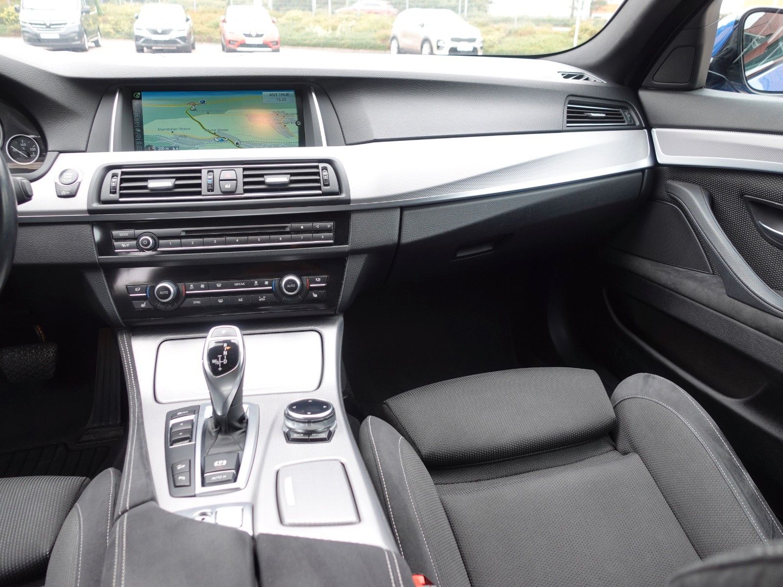 Fahrzeugabbildung BMW 530d xDrive Touring A M Sportpaket Navi/LED/19"/