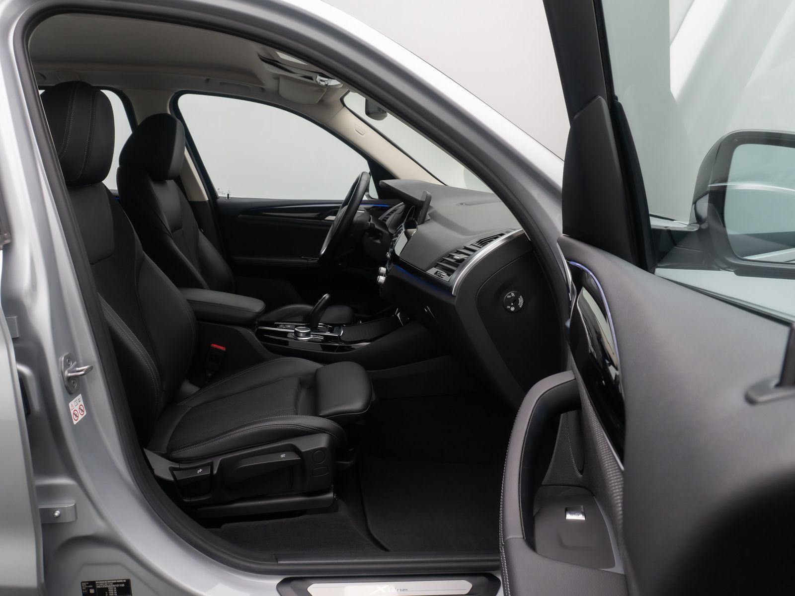 Fahrzeugabbildung BMW X3 xD20d  xLine Kamera DAB CockPit+AHK Sport 20"