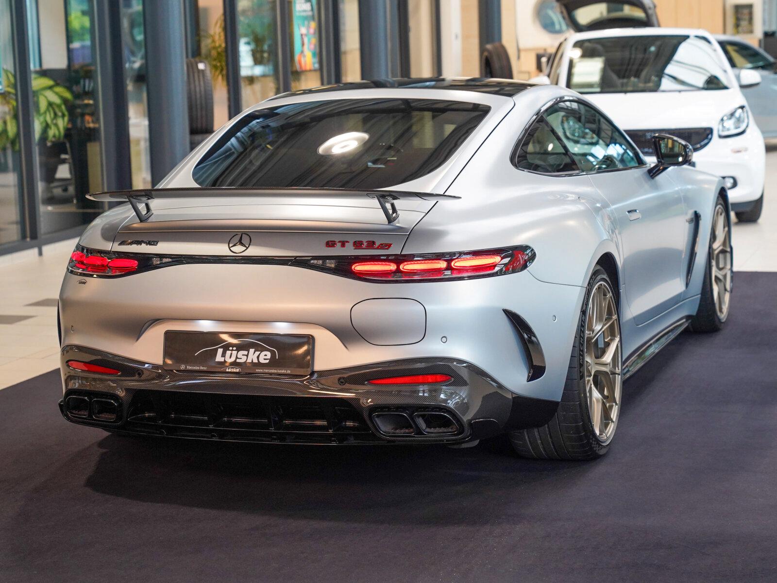 Mercedes-Benz AMG GT 63 S E PERFORMANCE MATT Carbon techgold