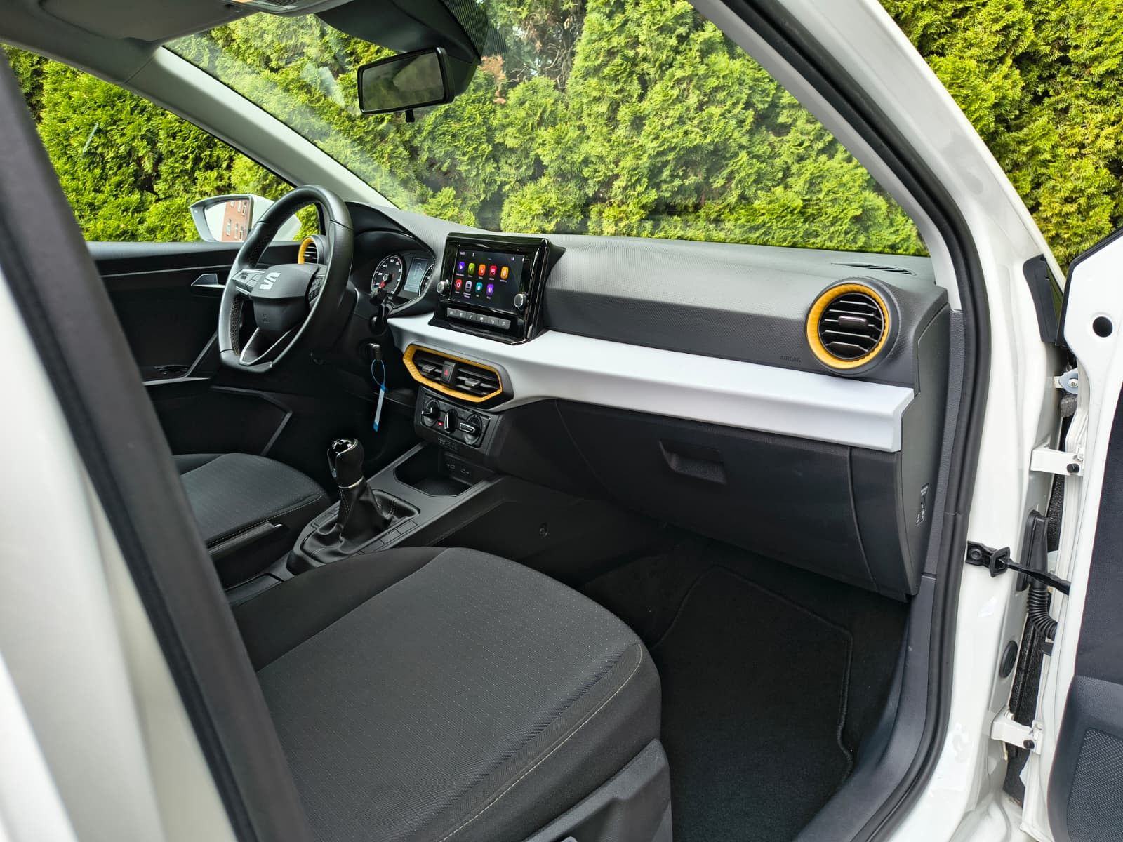 Fahrzeugabbildung SEAT Ibiza 1.0 TSI Style LED+SHZ+WINTER+SPUR+DAB+TEMP
