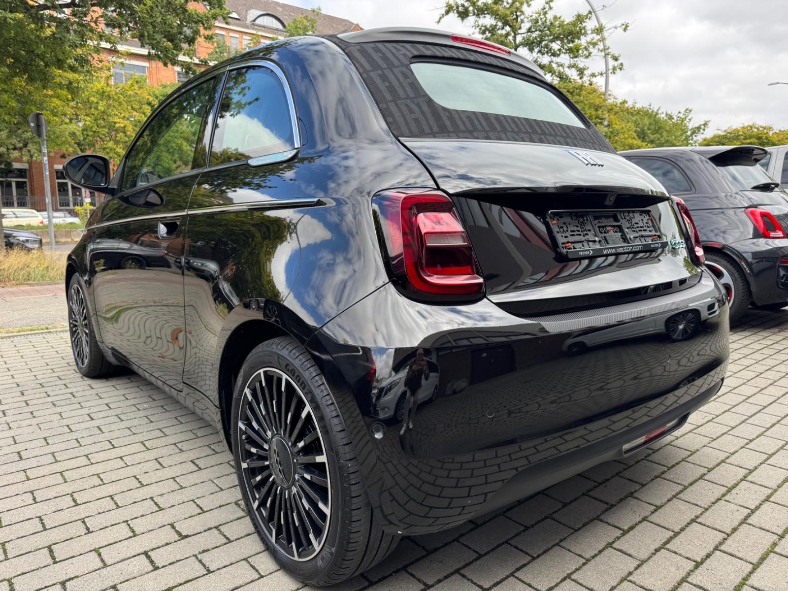 Fiat 500e La Prima by Bocelli cabrio