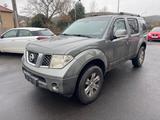 Nissan Pathfinder 2.5 dCi SE - graue Nissan Pathfinder