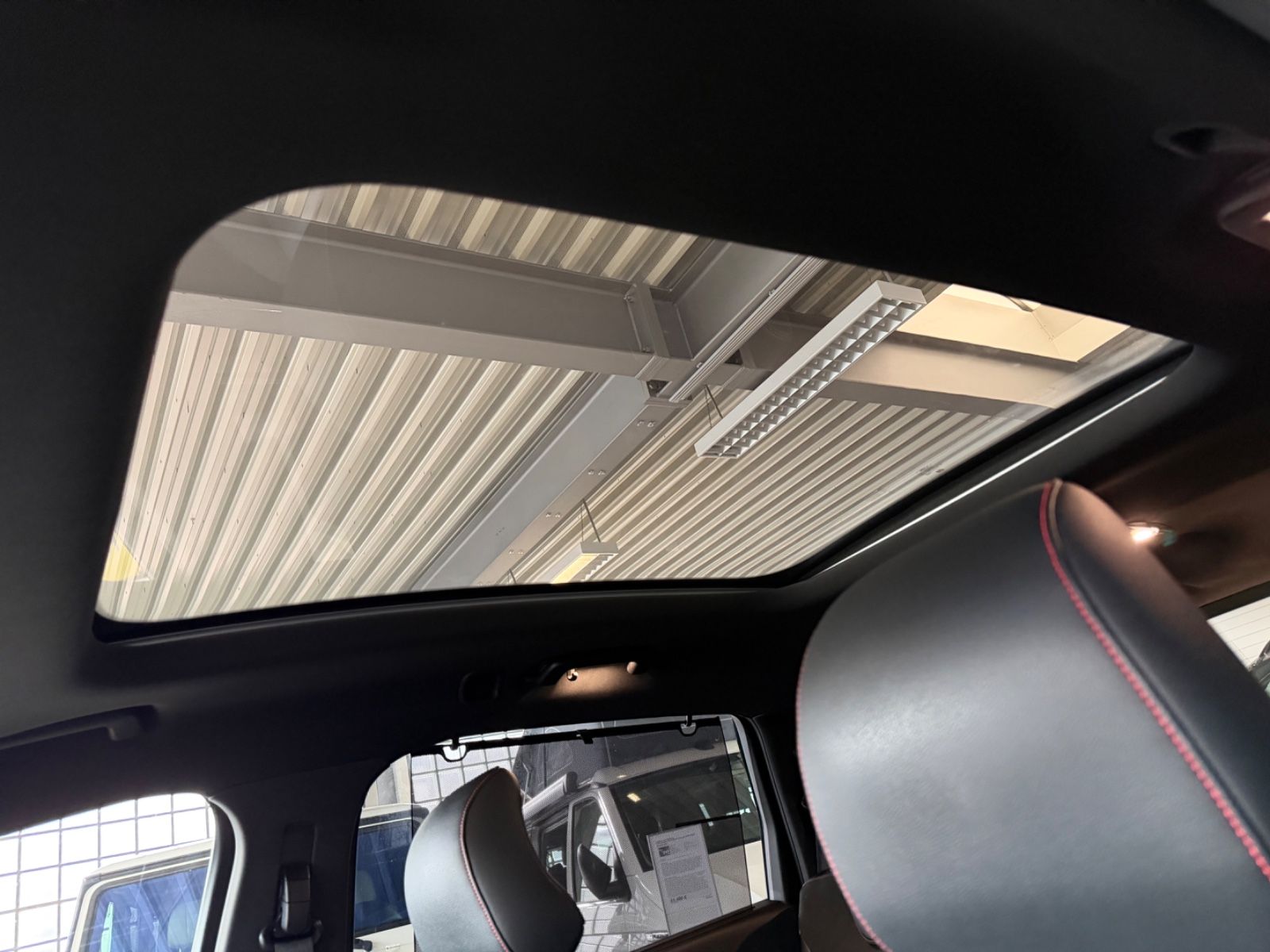 Fahrzeugabbildung Ford S-Max ST-Line *Pano* 7 Sitzer