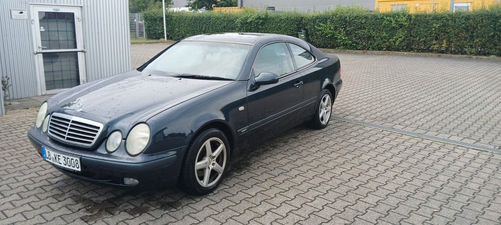Mercedes-Benz CLK 320