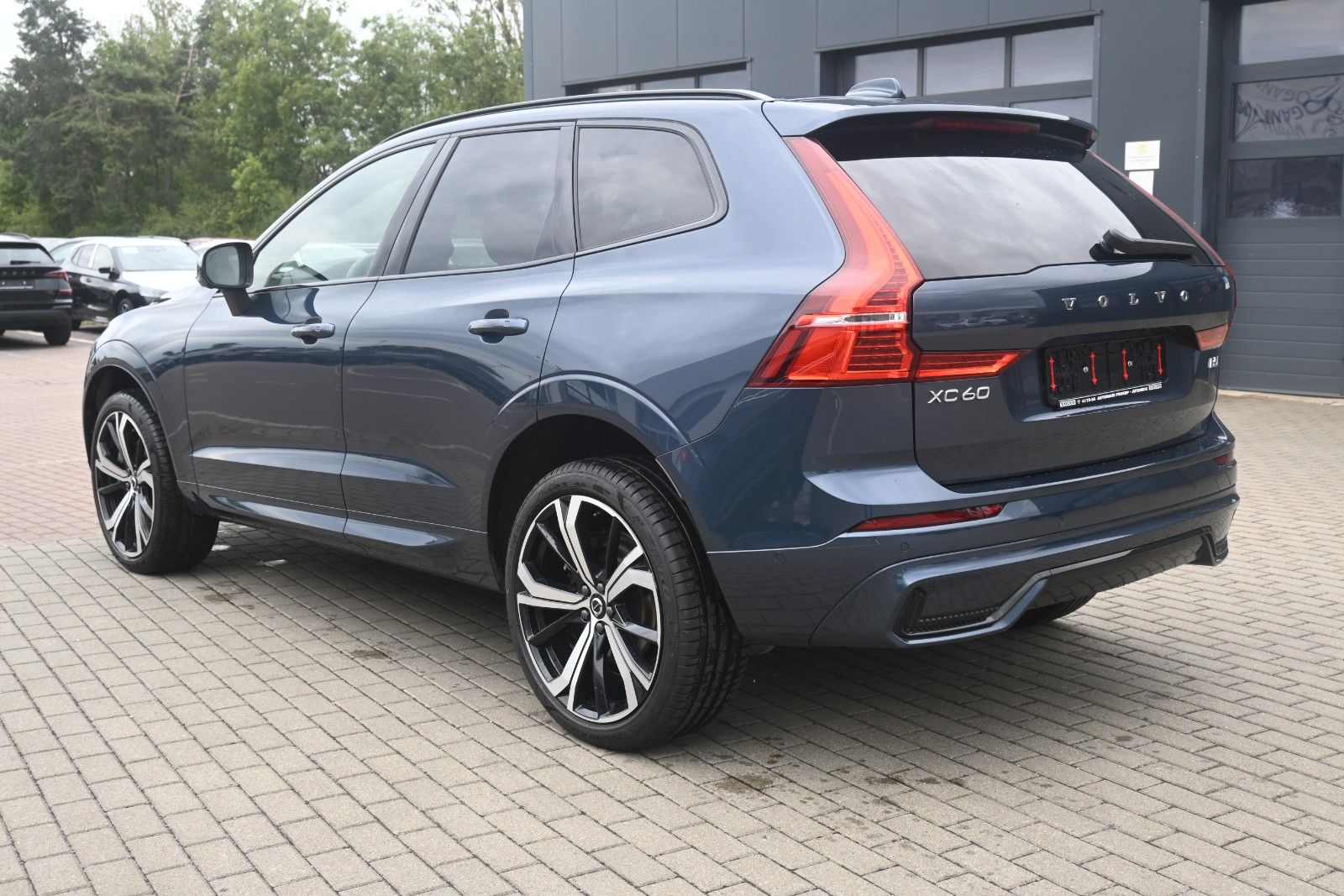 Fahrzeugabbildung Volvo XC60 B5 AWD Ultra Dark*PANO*LUFT*360°*ACC*AHK