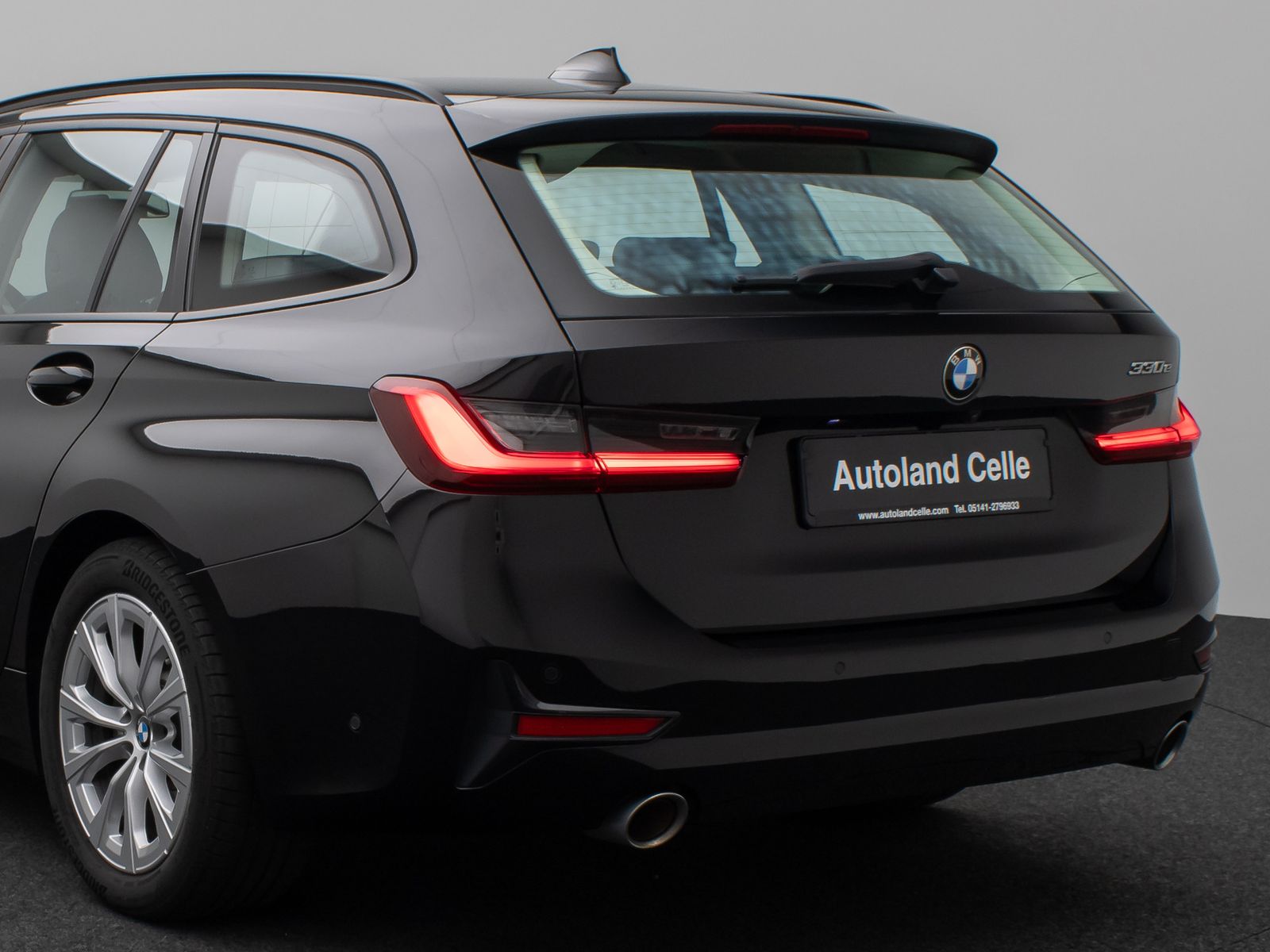Fahrzeugabbildung BMW 330e Kamera DAB CockPitPr DrivAssis Alarm Sport