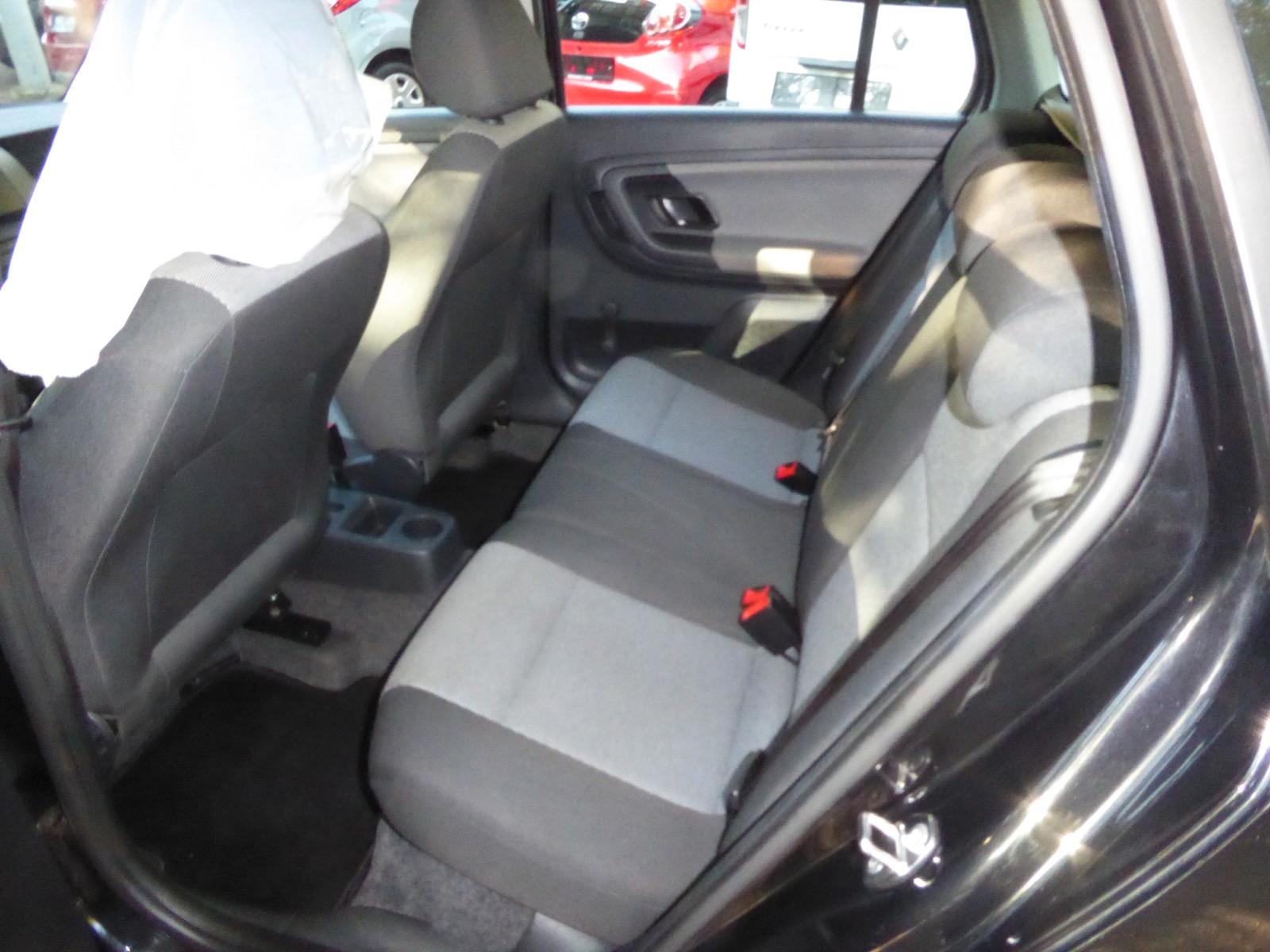Skoda Fabia 2011 — photo 10