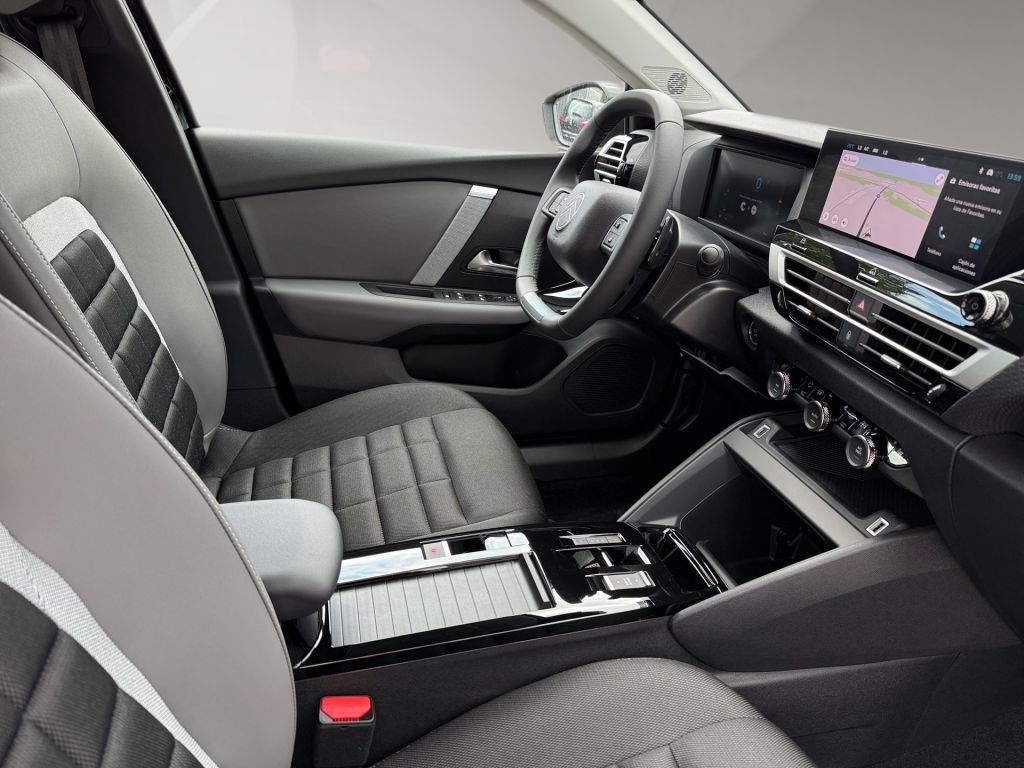 Fahrzeugabbildung Citroën C4 Hybrid 145 COLLECTION