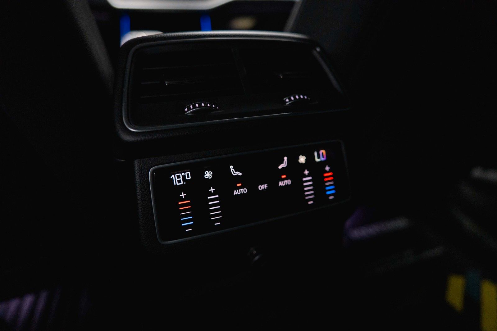 Fahrzeugabbildung Audi A6 Avant 50 TFSIe quattro SportDesign*Matrix*ACC