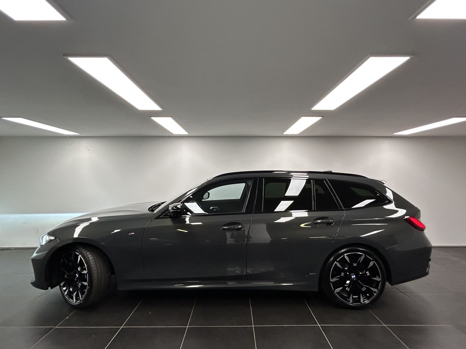 BMW M340i xDrive Touring M Sportpaket HiFi DAB LED P imagem 2