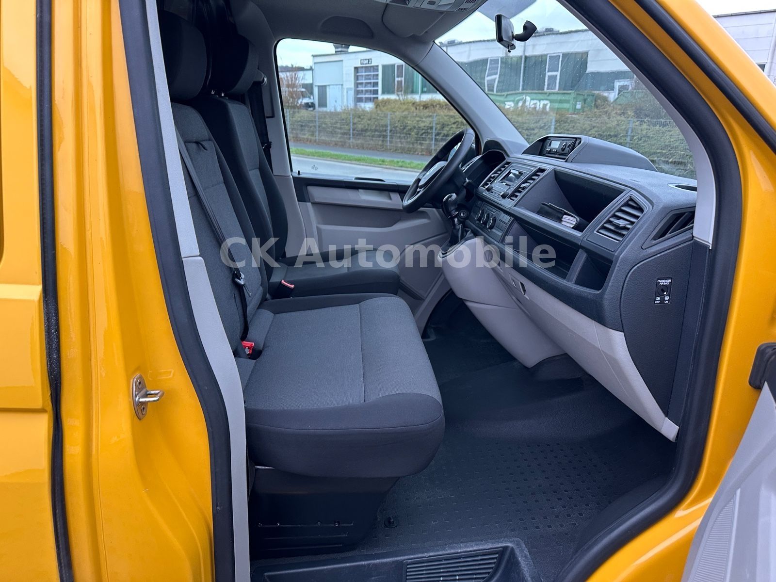 Fahrzeugabbildung Volkswagen T6 Transporter Kasten lang 2.0TDI/Klima/AHK 2.5T