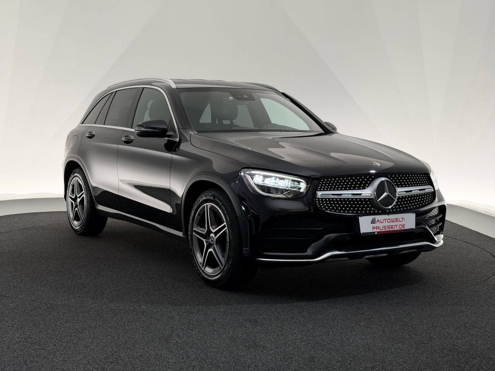 MERCEDES-BENZ GLC 300d 4Ma.*AMG LINE*LED-AHK-R.KAM-MBUX-TEMPO