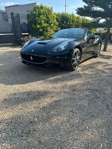 Ferrari California DCT nera book service proveni