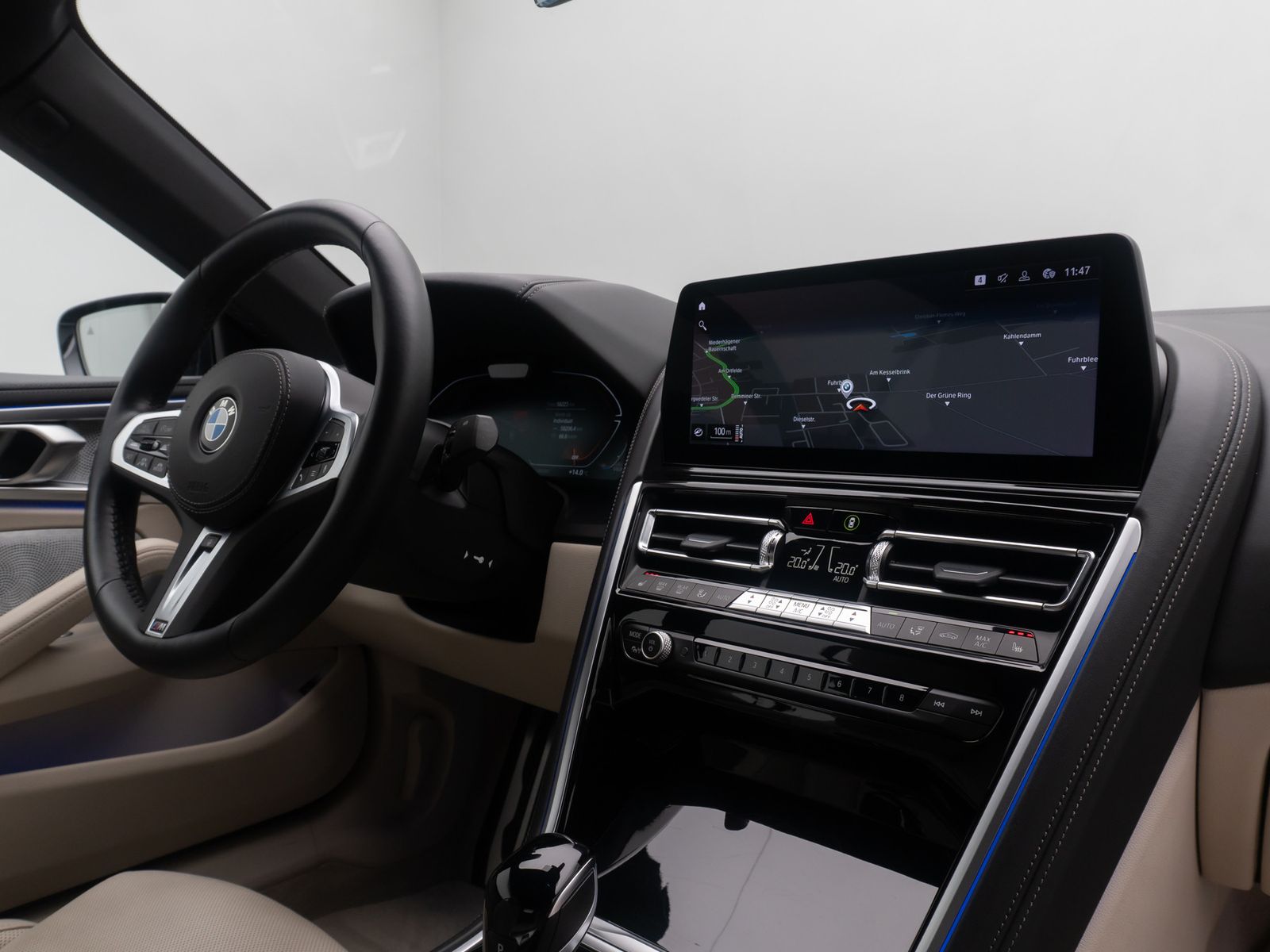 Fahrzeugabbildung BMW 840i xD Individual B&W SoftCl Laser 360°HUD Voll